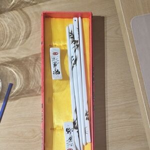 Elegant Ceramic White Chopstick Set with Black Design